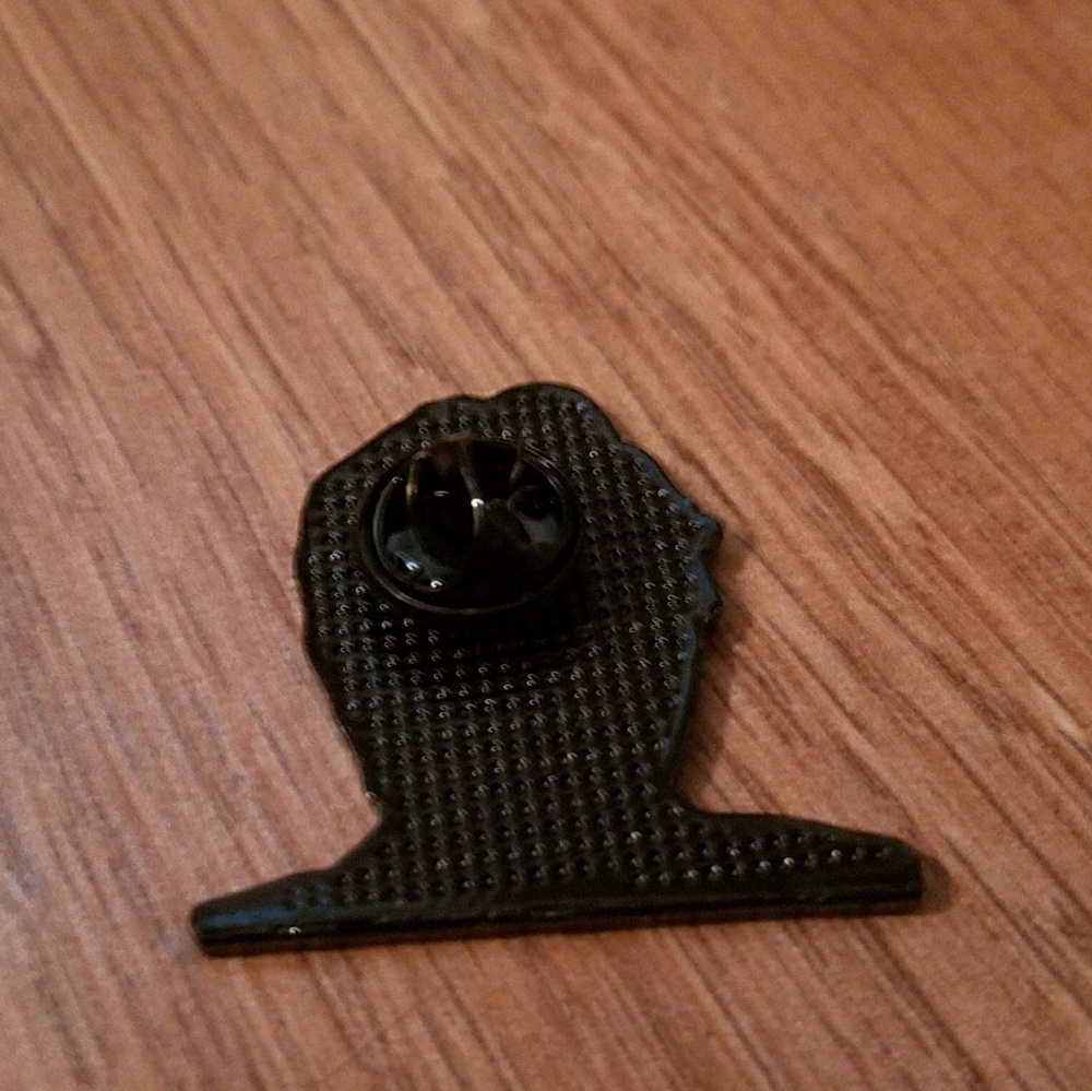 DWIGHT SHRUTE THE OFFICE ENAMEL PIN - Picture 2 of 2